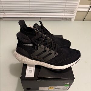 Men’s ultra boost New never worn sz 12